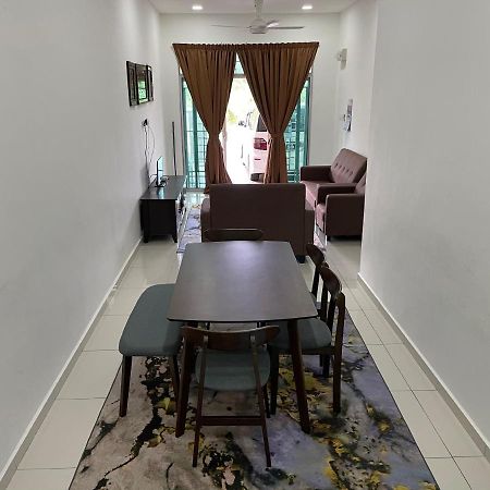 Maryam Homestay Jertih Екстер'єр фото