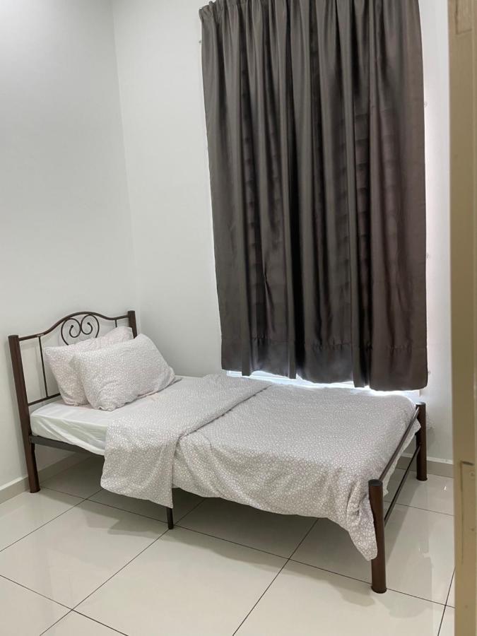 Maryam Homestay Jertih Екстер'єр фото